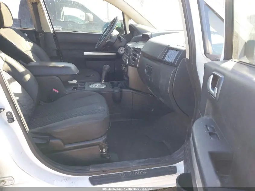 2011 MITSUBISHI ENDEAVOR  