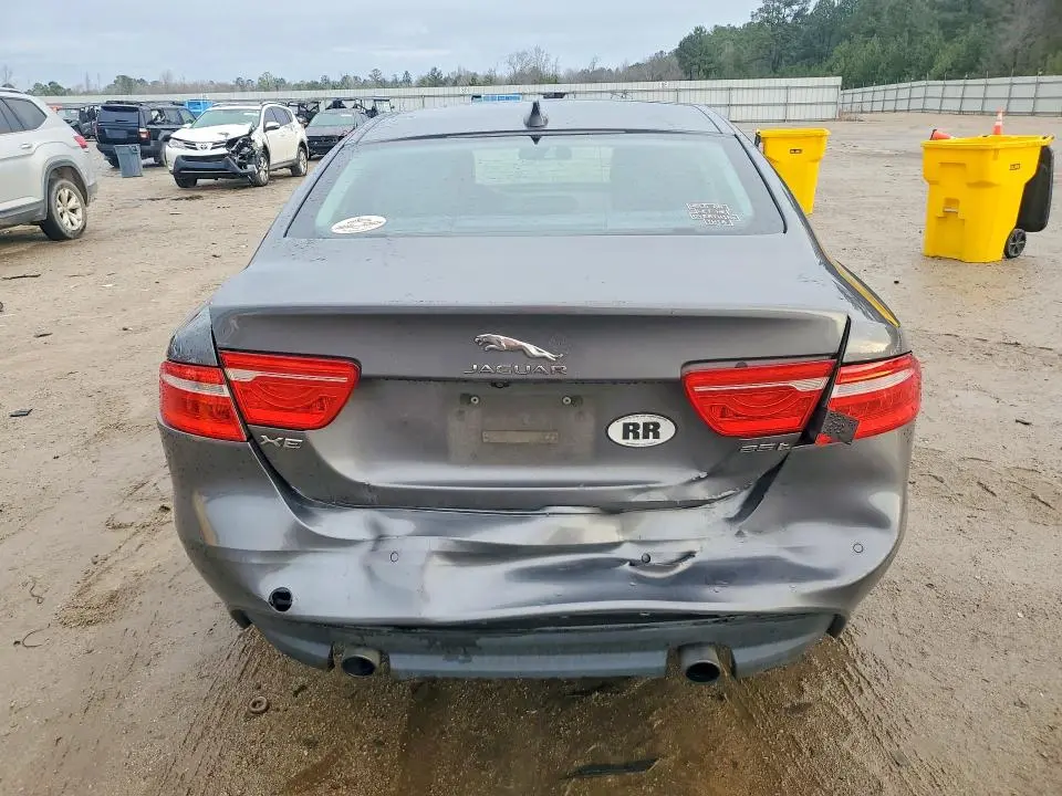 2017 JAGUAR XE PREMIUM  