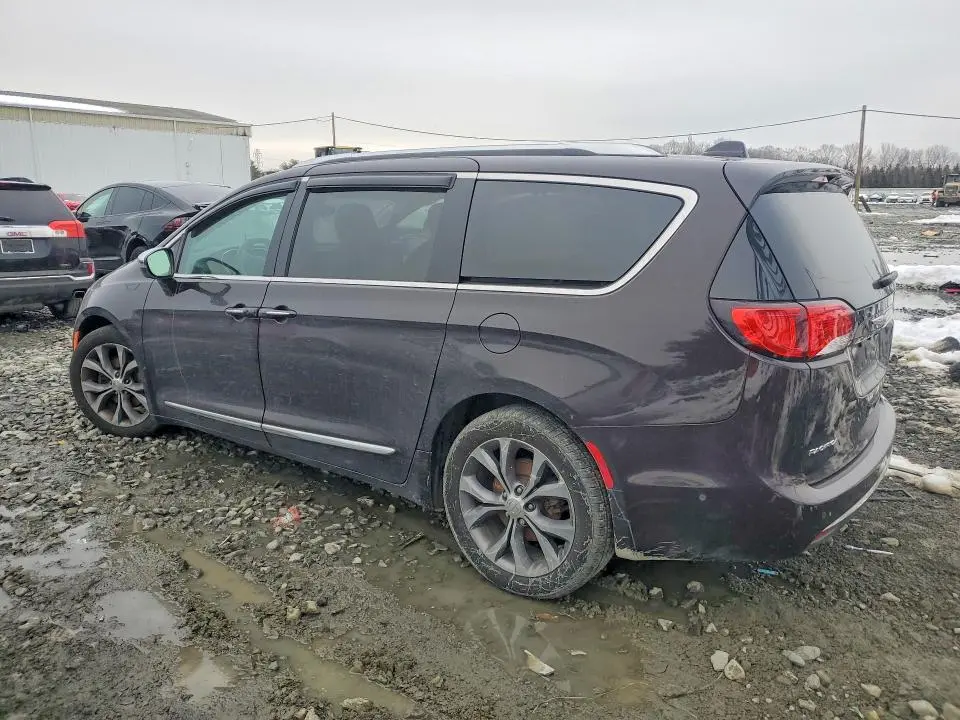 2017 CHRYSLER PACIFICA LIMITED  