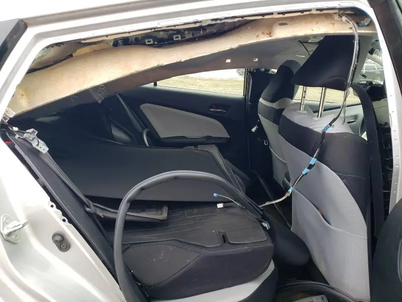 2018 TOYOTA PRIUS THREE  