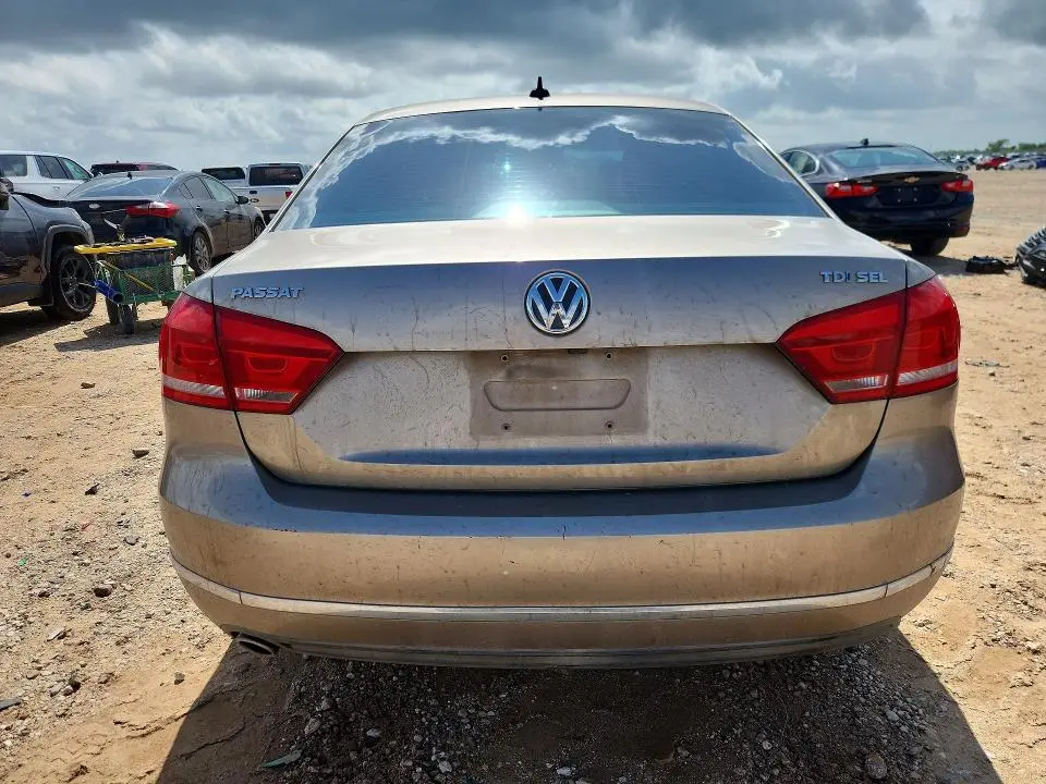 2015 VOLKSWAGEN PASSAT SEL  