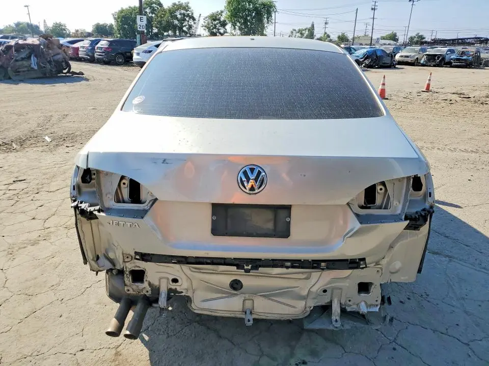 2011 VOLKSWAGEN JETTA   