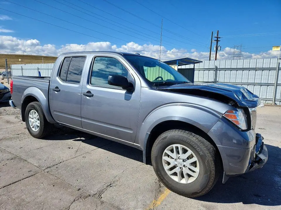 2017 NISSAN FRONTIER SV  