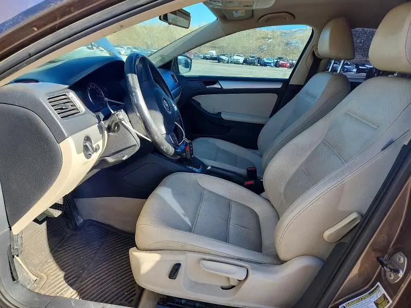 2014 VOLKSWAGEN JETTA SE  