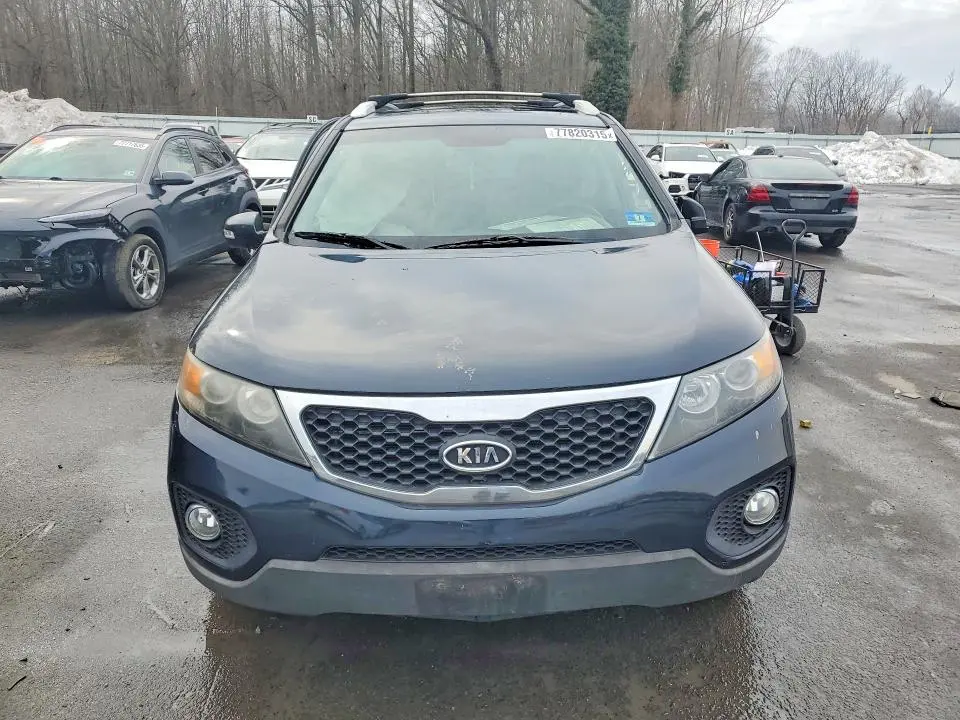 2013 KIA SORENTO LX  