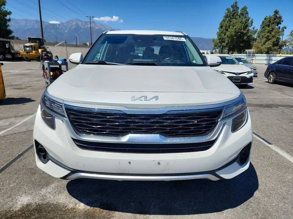 2023 KIA SELTOS S  