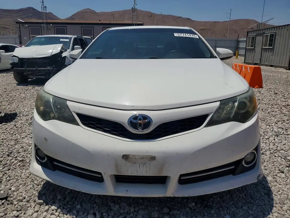 2013 TOYOTA CAMRY SE  
