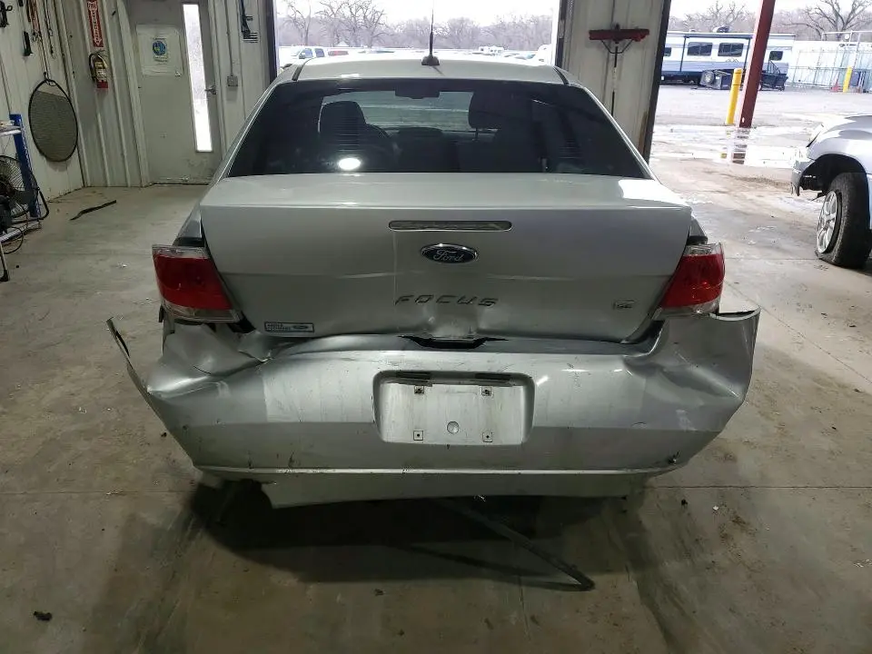 2010 FORD FOCUS SE  