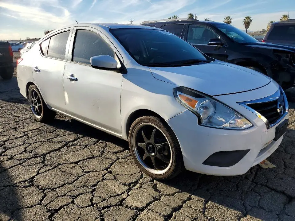 2015 NISSAN VERSA 1.6 SV  
