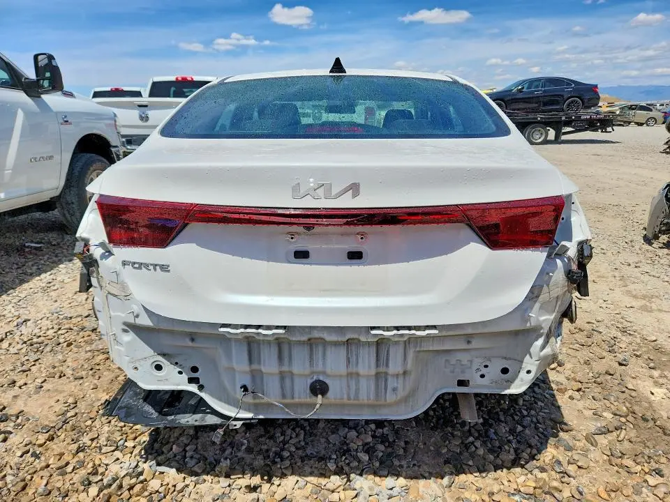 2024 KIA FORTE LXS  