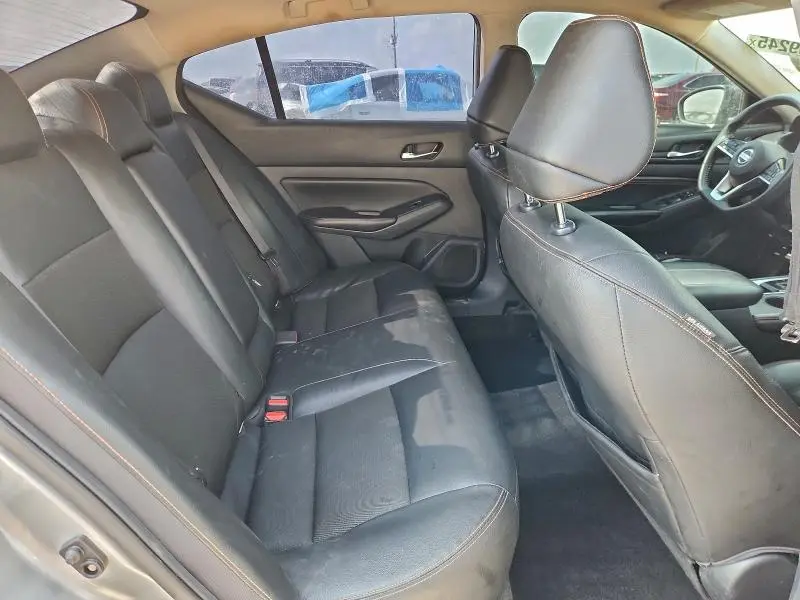 2019 NISSAN ALTIMA SR  
