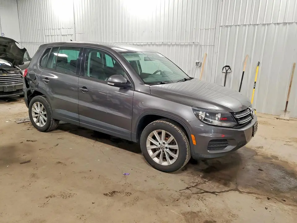 2014 VOLKSWAGEN TIGUAN S  