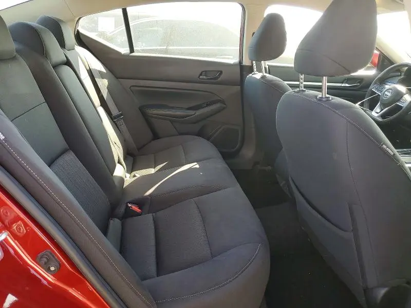2023 NISSAN ALTIMA SV  