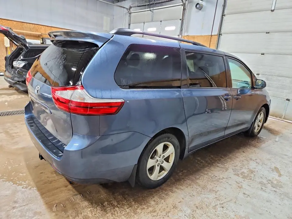 2015 TOYOTA SIENNA LE 8-PASSENGER  