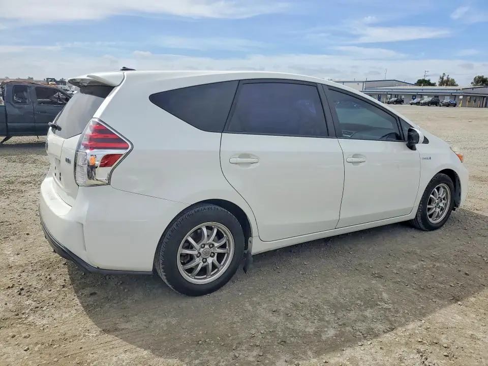 2015 TOYOTA PRIUS V THREE  