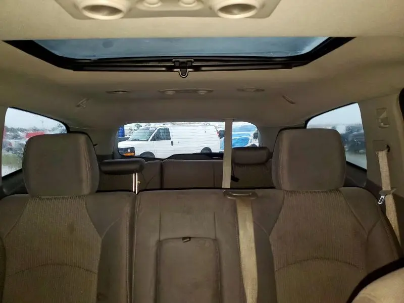 2011 CHEVROLET TRAVERSE LT  