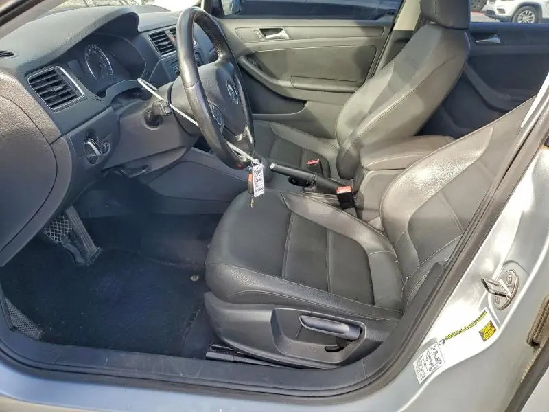 2012 VOLKSWAGEN JETTA SE  