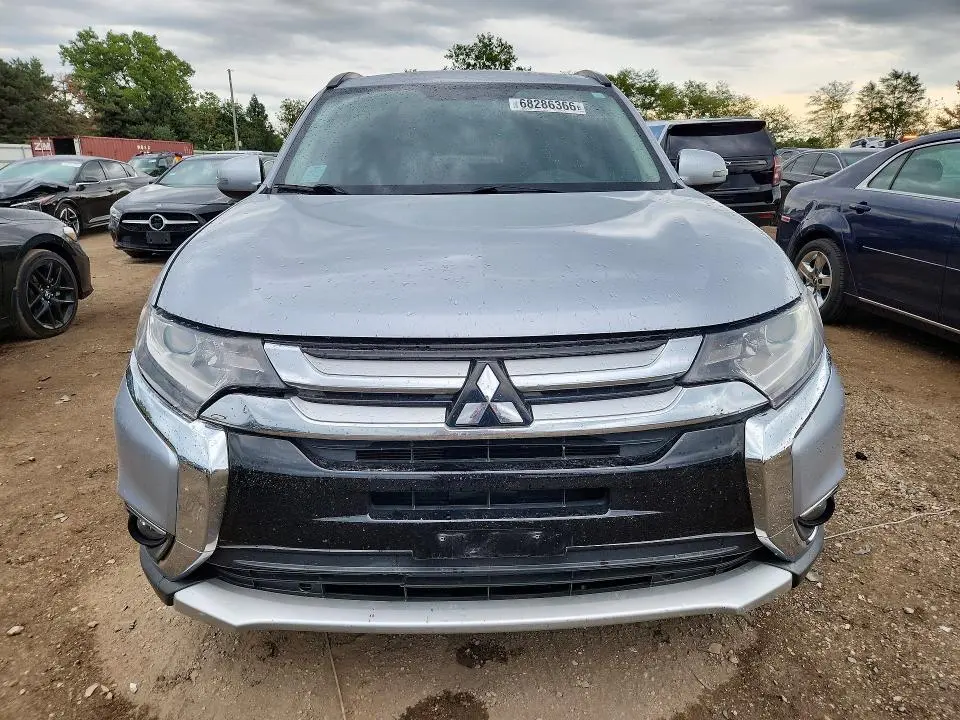 2016 MITSUBISHI OUTLANDER SE  