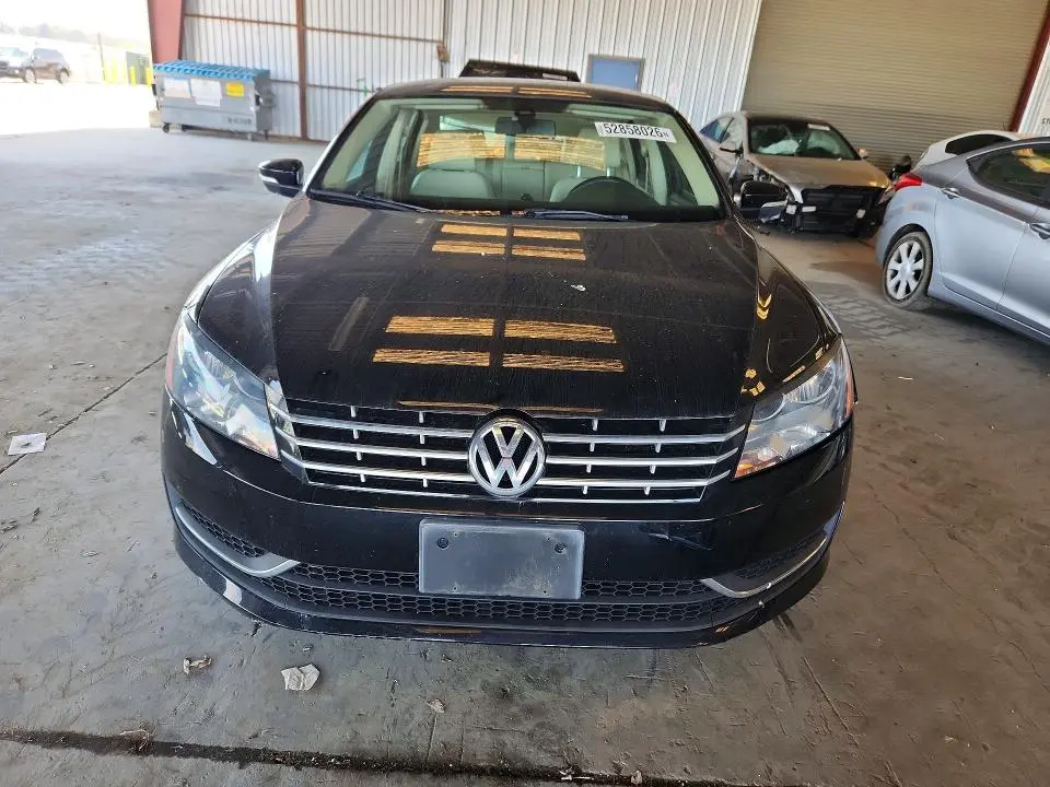 2015 VOLKSWAGEN PASSAT SE  
