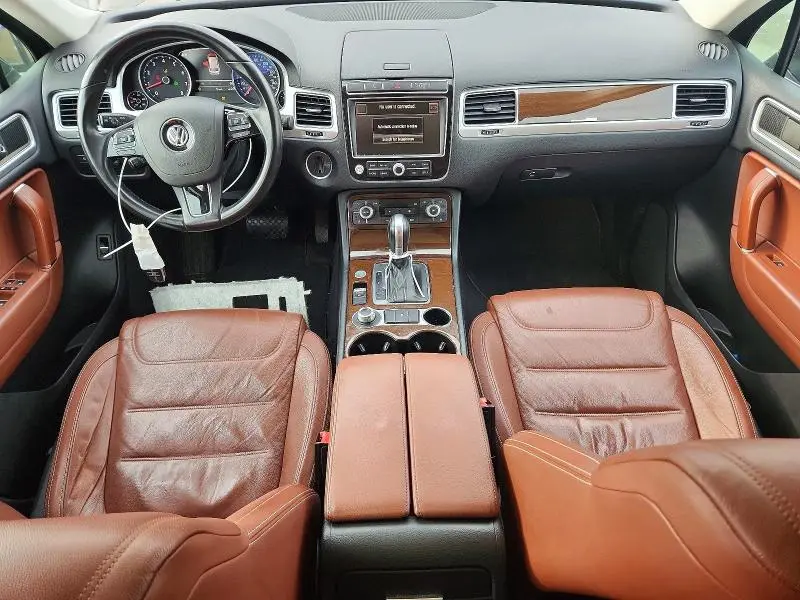 2015 VOLKSWAGEN TOUAREG V6  