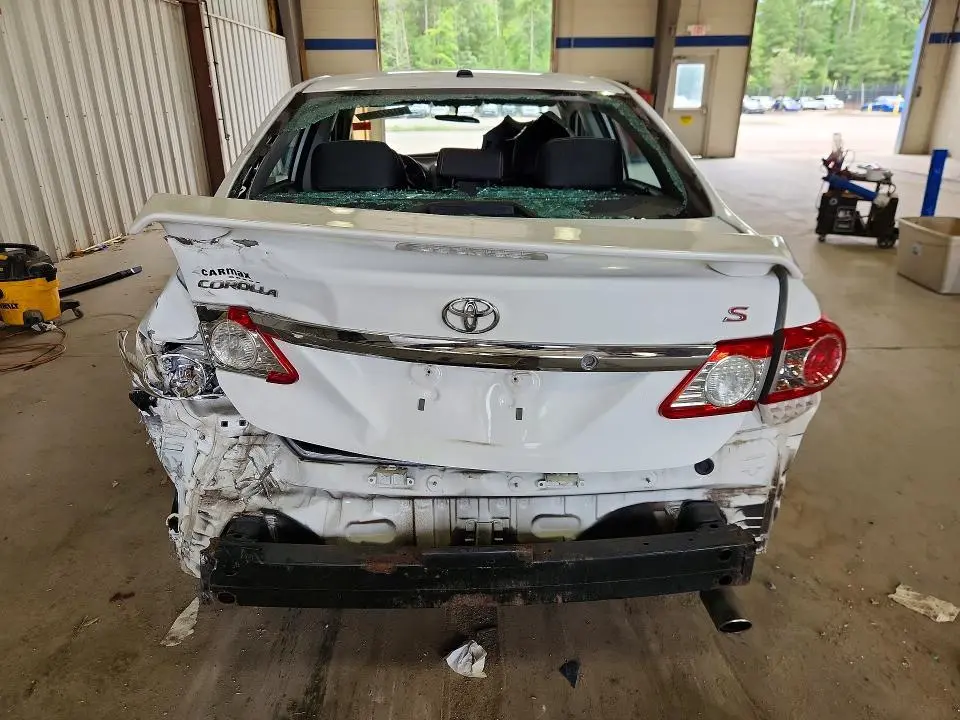 2013 TOYOTA COROLLA S  