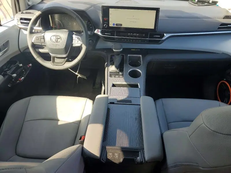 2025 TOYOTA SIENNA XLE 8-PASSENGER  