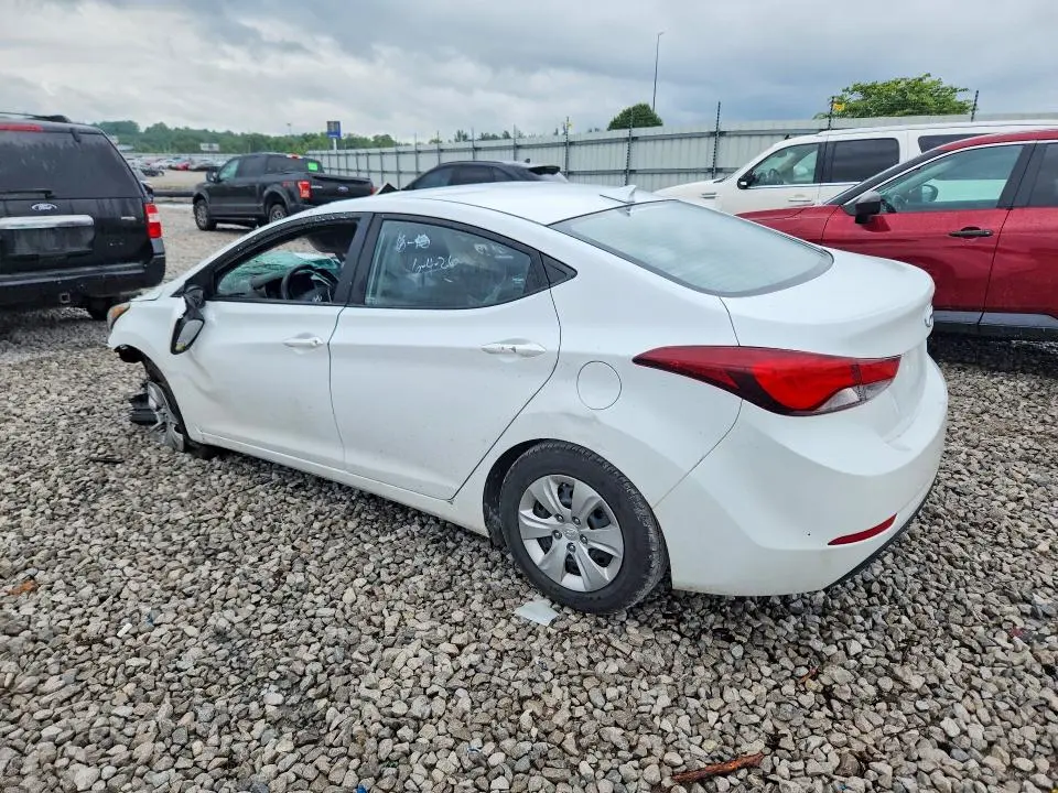 2016 HYUNDAI ELANTRA SE  