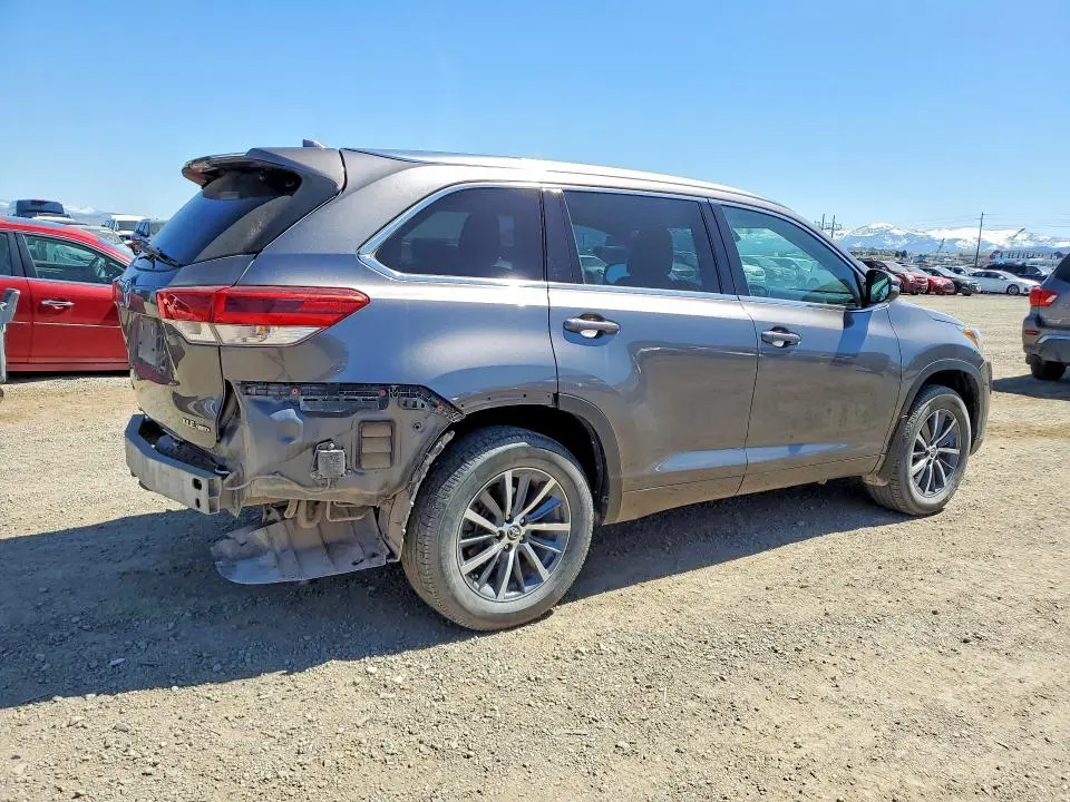 2018 TOYOTA HIGHLANDER XLE  