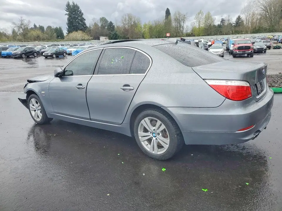 2010 BMW 528 XI  