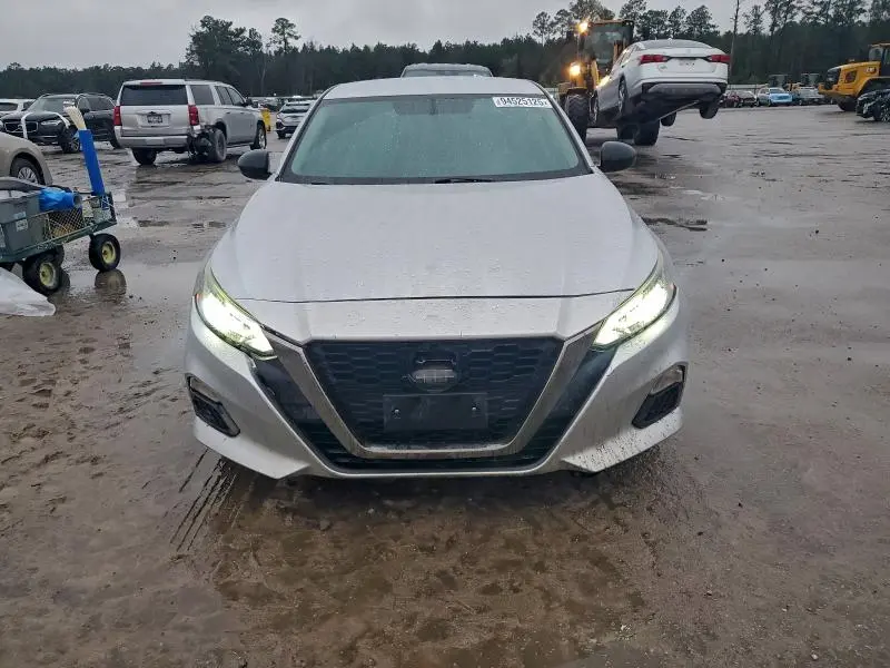 2019 NISSAN ALTIMA SR  