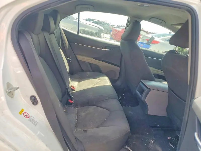 2018 TOYOTA CAMRY LE  
