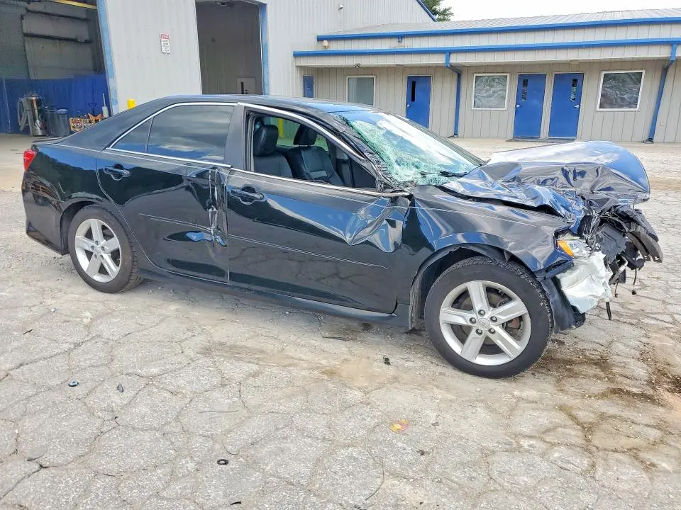 2012 TOYOTA CAMRY SE  