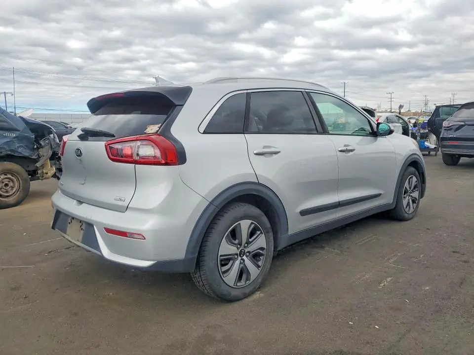 2017 KIA NIRO LX  
