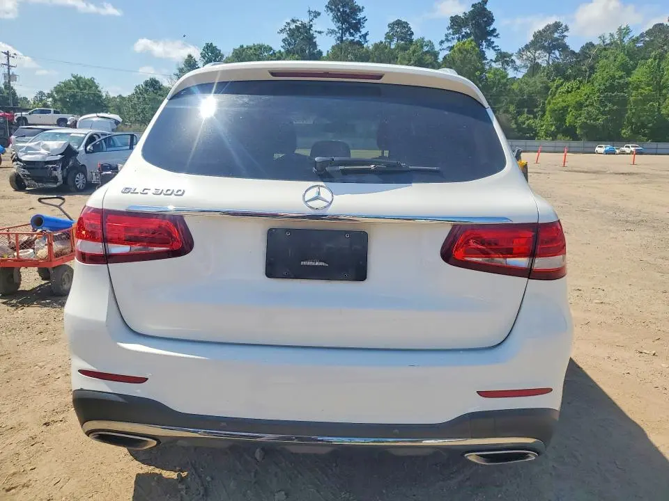 2019 MERCEDES-BENZ GLC 300  