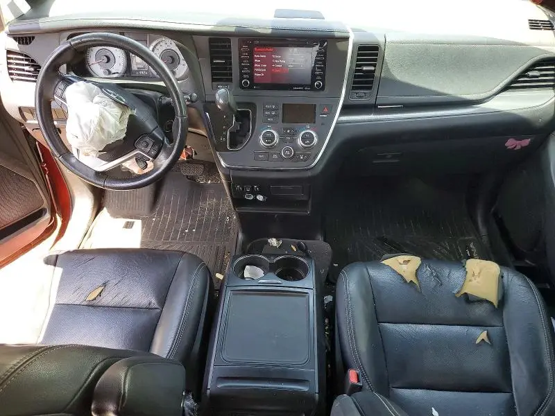 2019 TOYOTA SIENNA SE 8-PASSENGER  