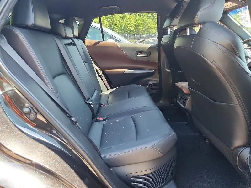 2022 TOYOTA VENZA XLE  