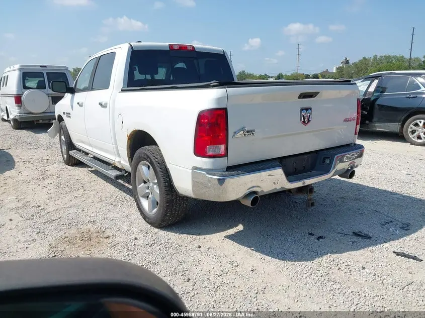 2016 RAM 1500 SLT
