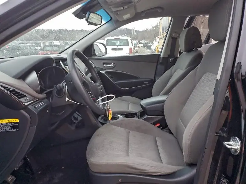 2017 HYUNDAI SANTA FE SE  