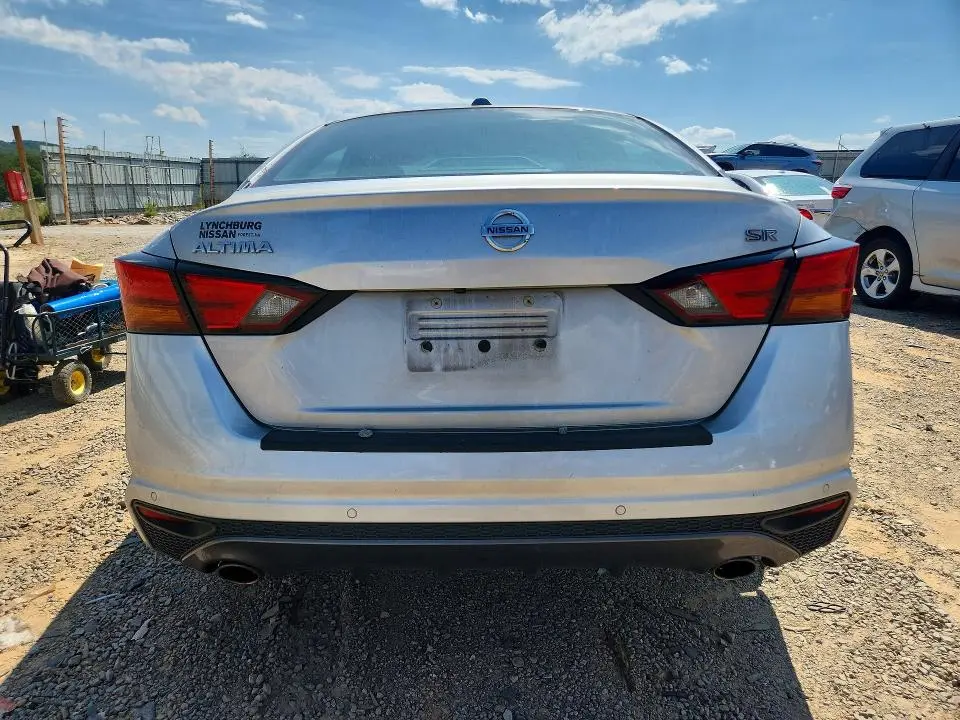 2022 NISSAN ALTIMA SR  