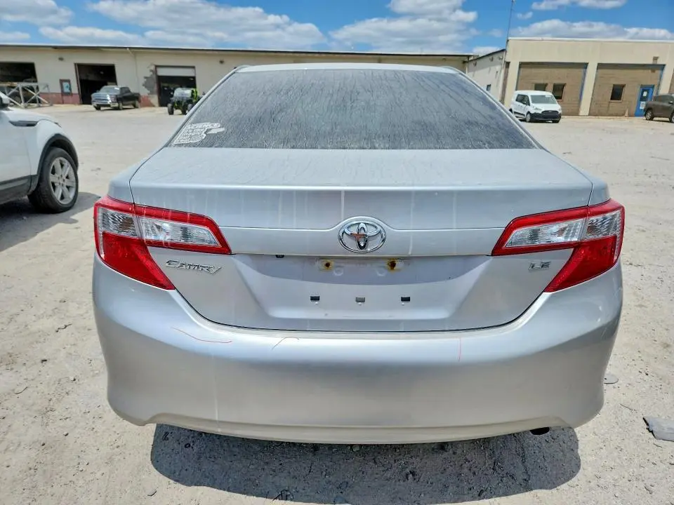 2014 TOYOTA CAMRY LE  
