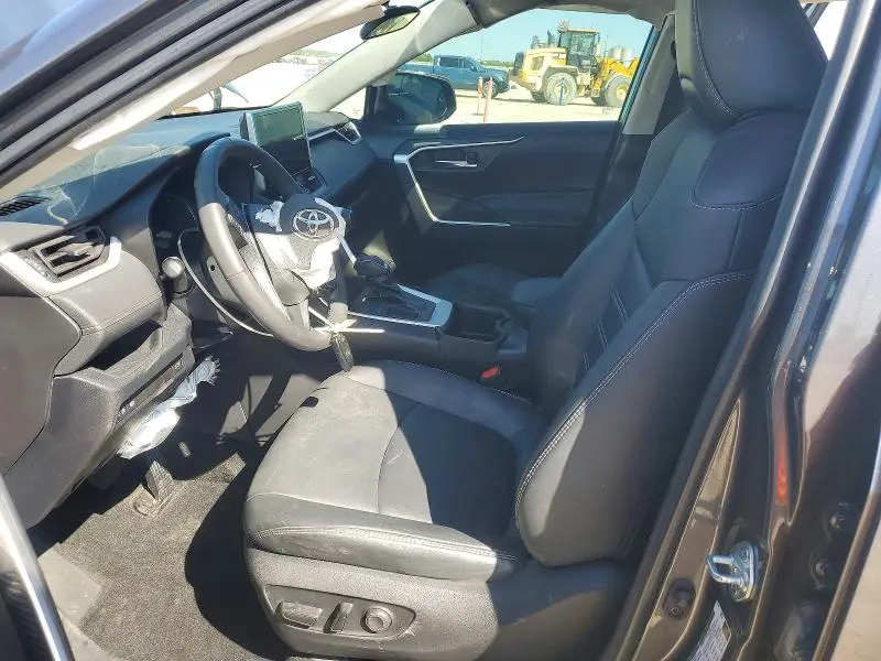 2023 TOYOTA RAV4 XLE PREMIUM  