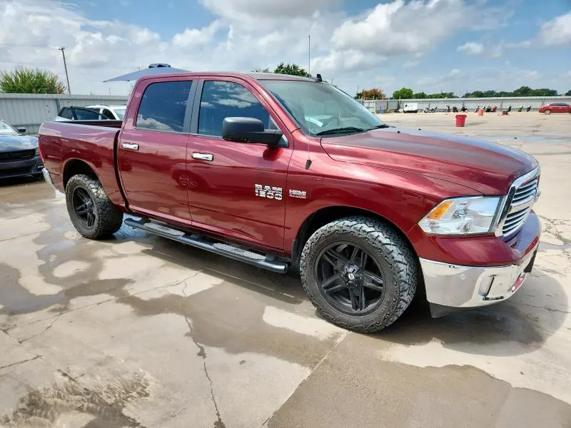 2016 RAM 1500 SLT  
