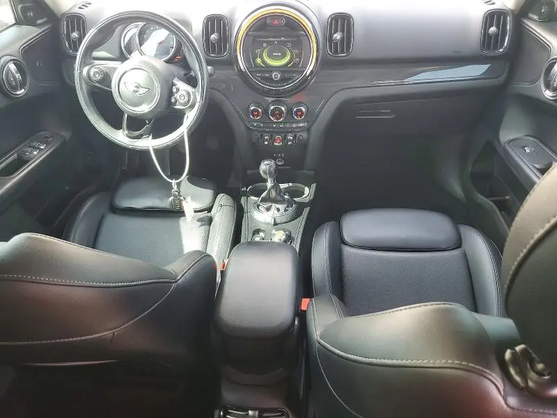 2017 MINI COOPER   