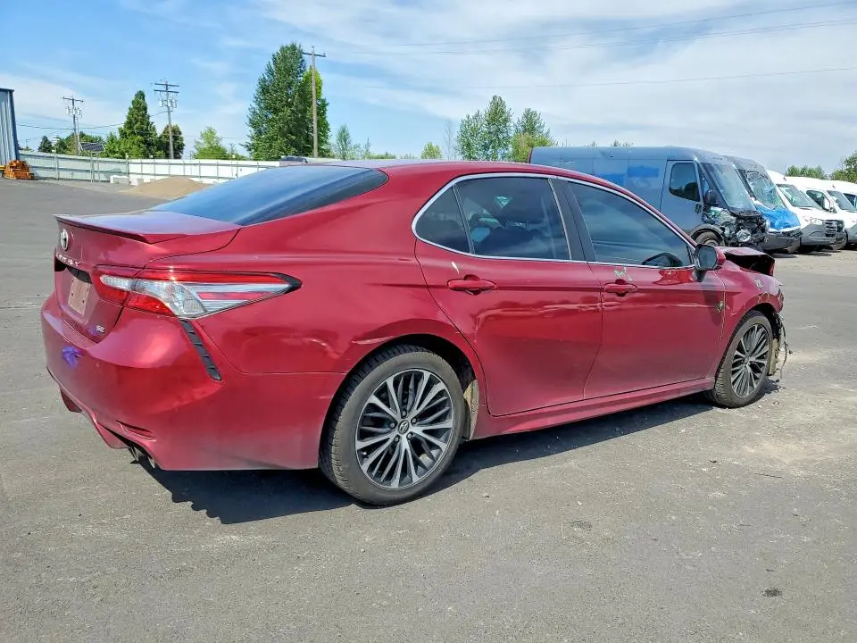 2018 TOYOTA CAMRY SE  