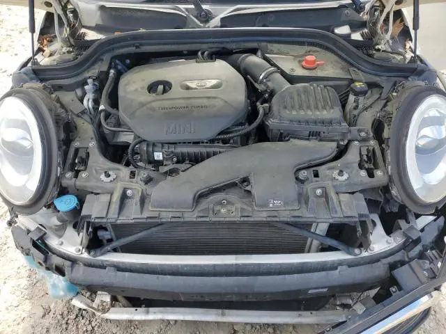 2018 MINI COOPER 