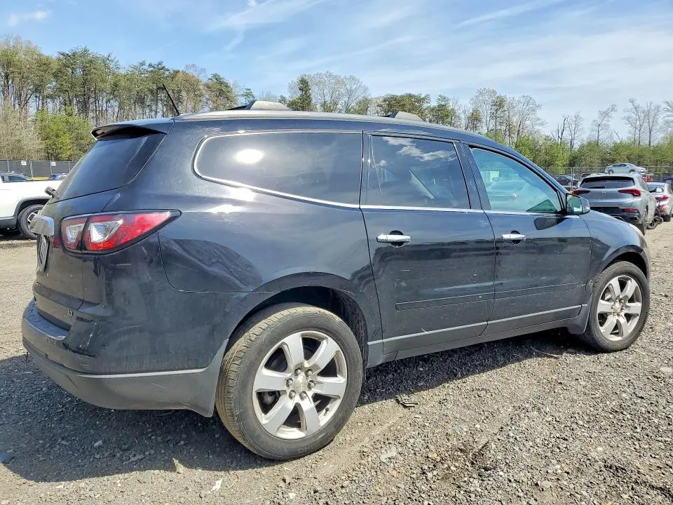 2017 CHEVROLET TRAVERSE LT  