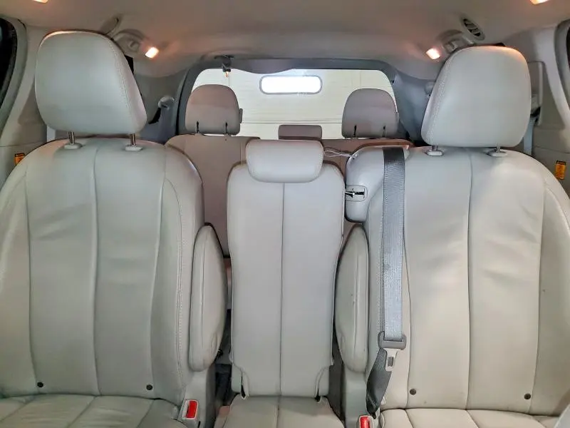2013 TOYOTA SIENNA XLE 8-PASSENGER  