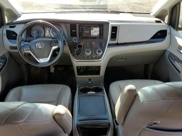 2017 TOYOTA SIENNA XLE