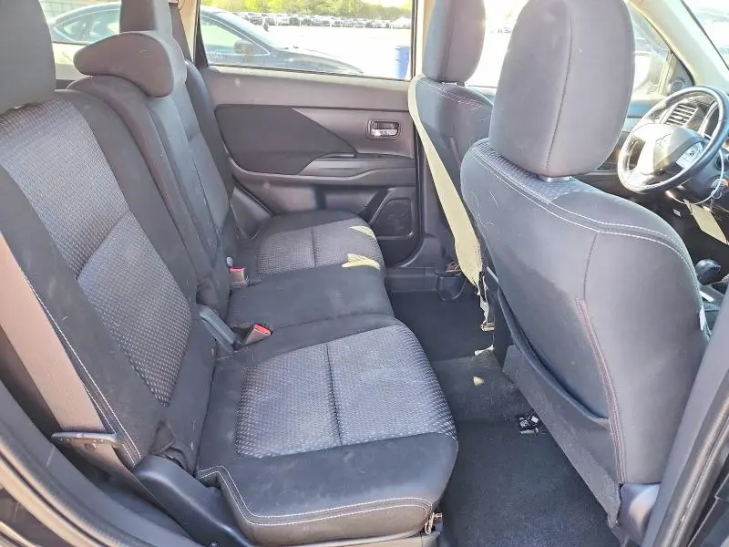 2016 MITSUBISHI OUTLANDER SE  