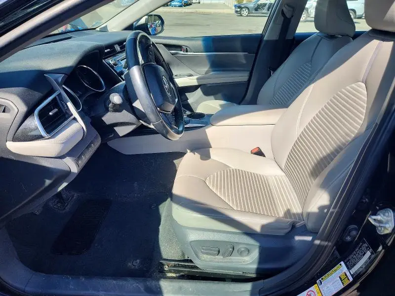 2018 TOYOTA CAMRY SE  